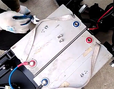 怎么樣維護(hù)電瓶式洗地機的電瓶？